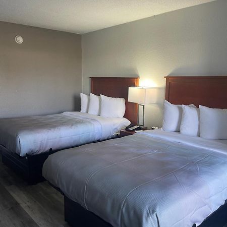 Quality Inn Fayetteville Near Fort Bragg Esterno foto
