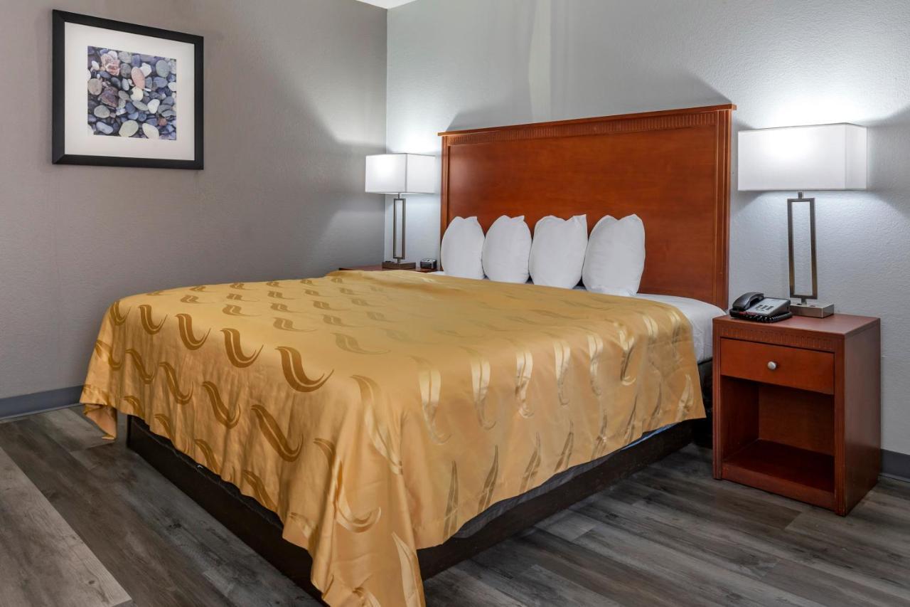 Quality Inn Fayetteville Near Fort Bragg Esterno foto