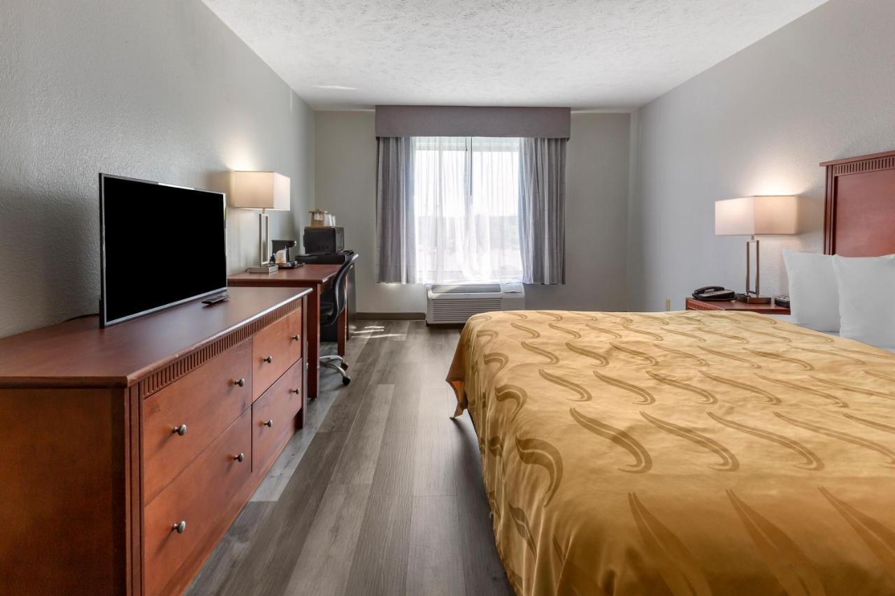 Quality Inn Fayetteville Near Fort Bragg Esterno foto
