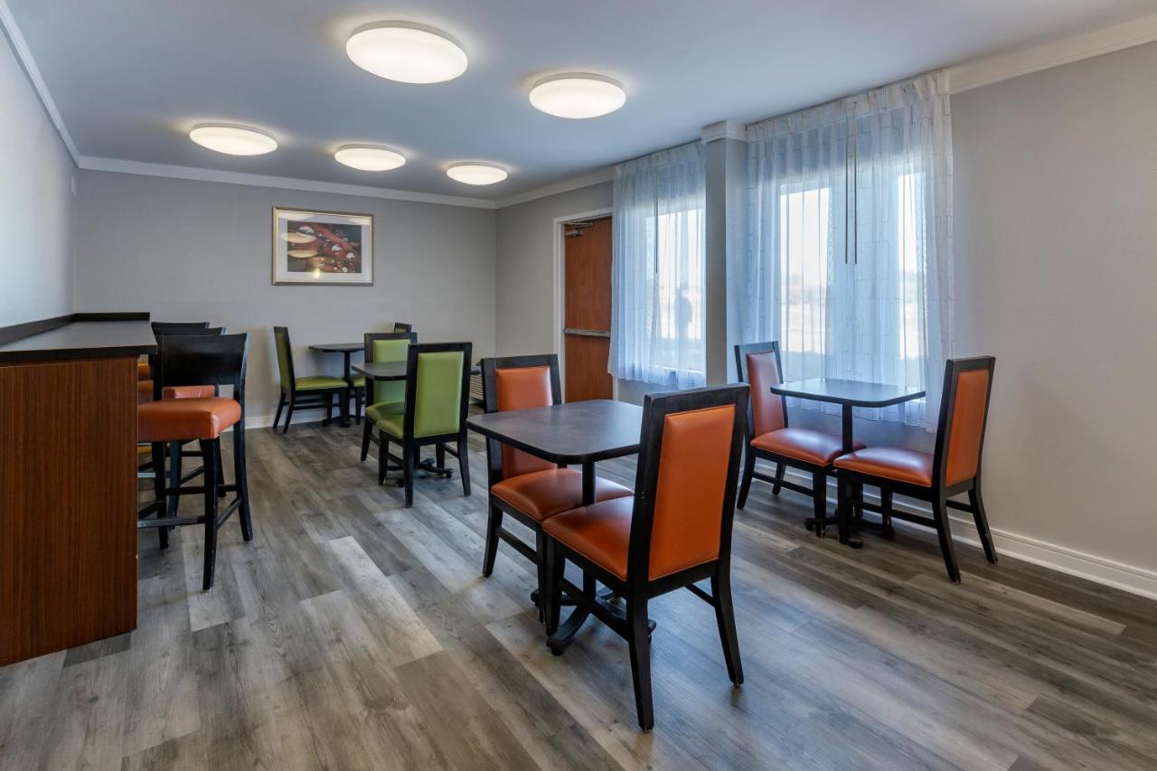 Quality Inn Fayetteville Near Fort Bragg Esterno foto
