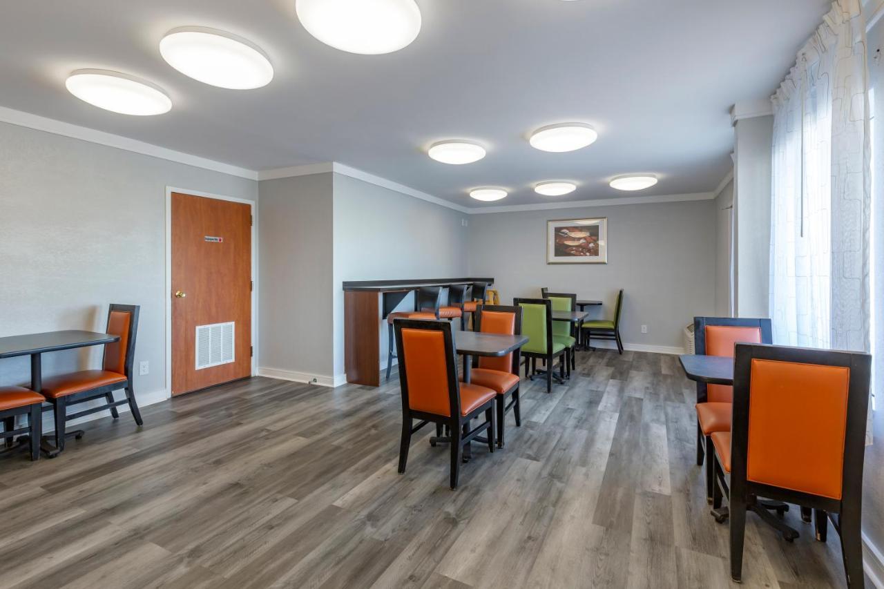 Quality Inn Fayetteville Near Fort Bragg Esterno foto