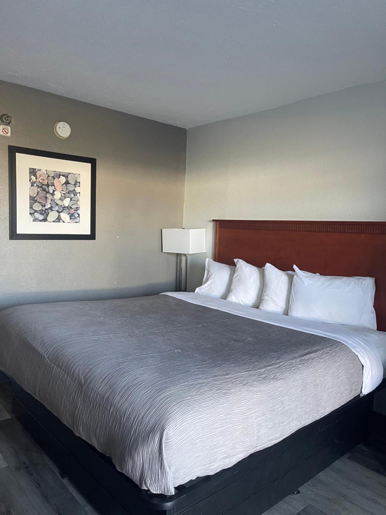 Quality Inn Fayetteville Near Fort Bragg Esterno foto