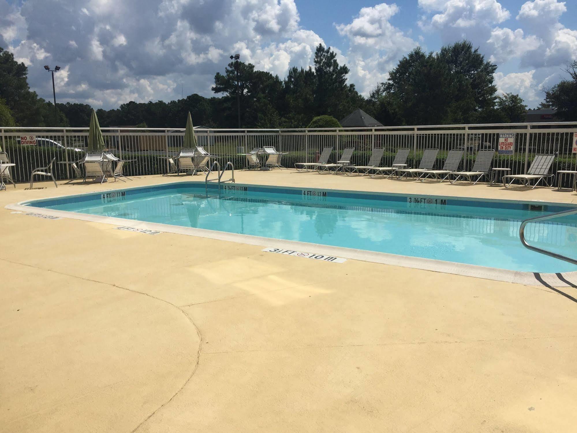Quality Inn Fayetteville Near Fort Bragg Esterno foto